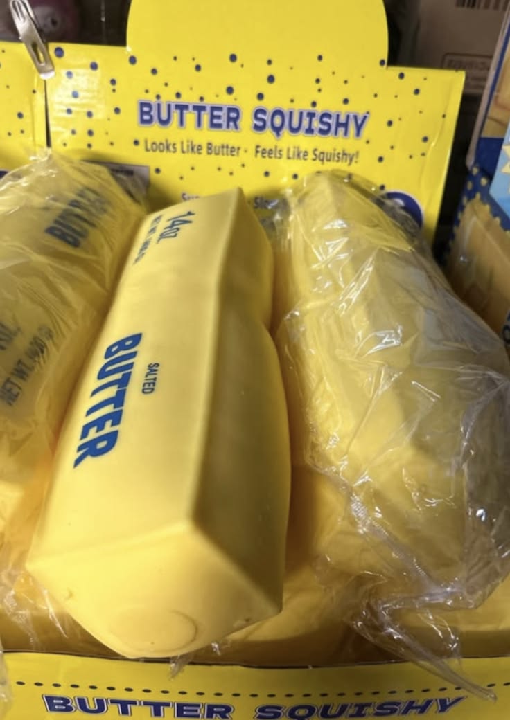 BUTTER SQUISHY – LA MANTEQUILLA JUMBO 💛